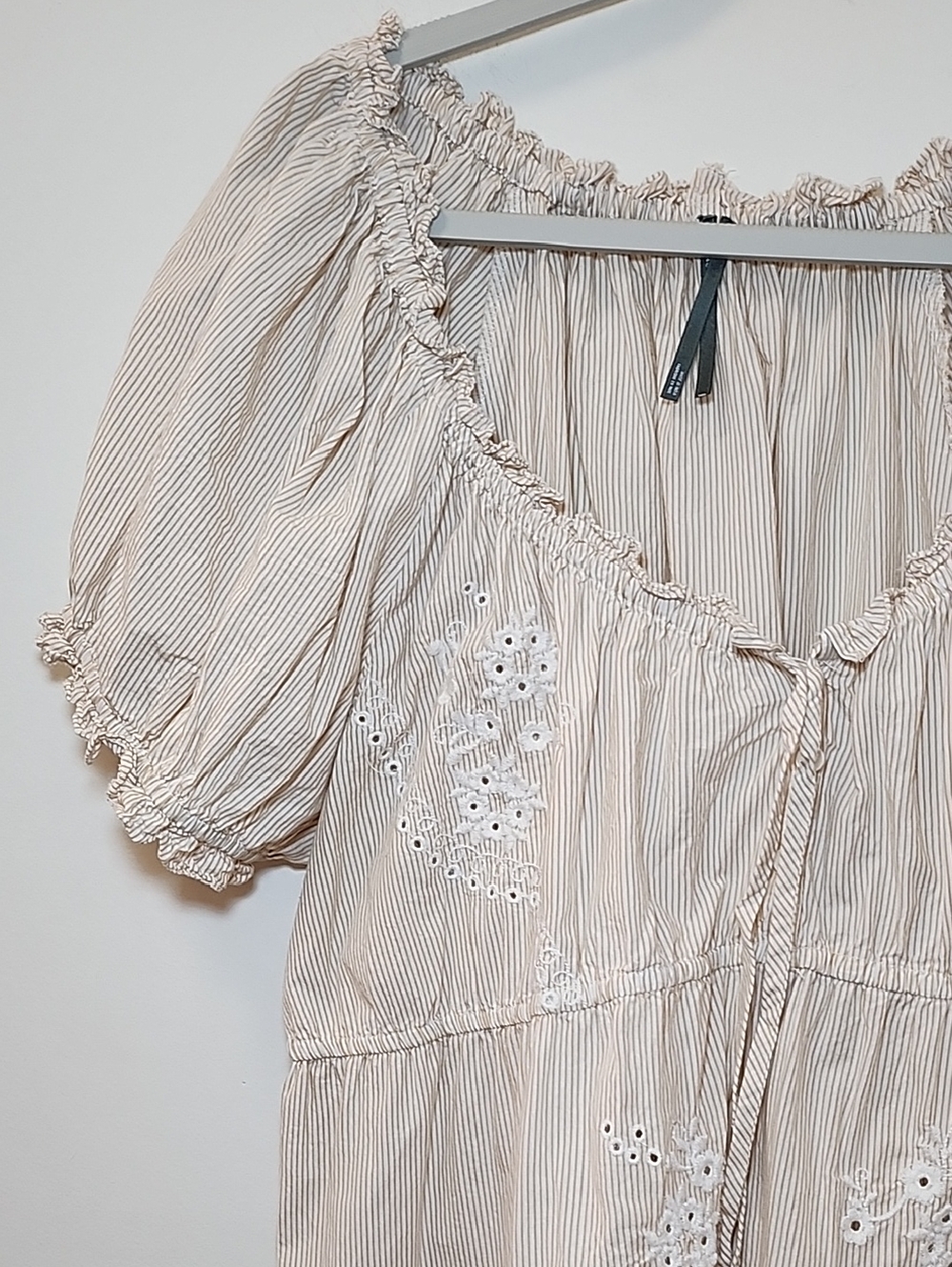 Anthropologie Puff-Sleeve Embroidered Babydoll Top tan and cream stripes Sz XL - Picture 7 of 16